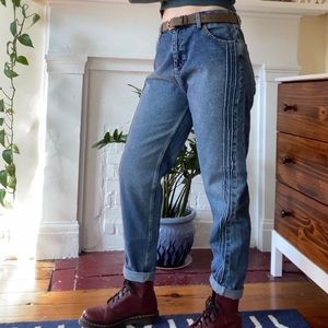 NWT BDG UO Mom Jeans